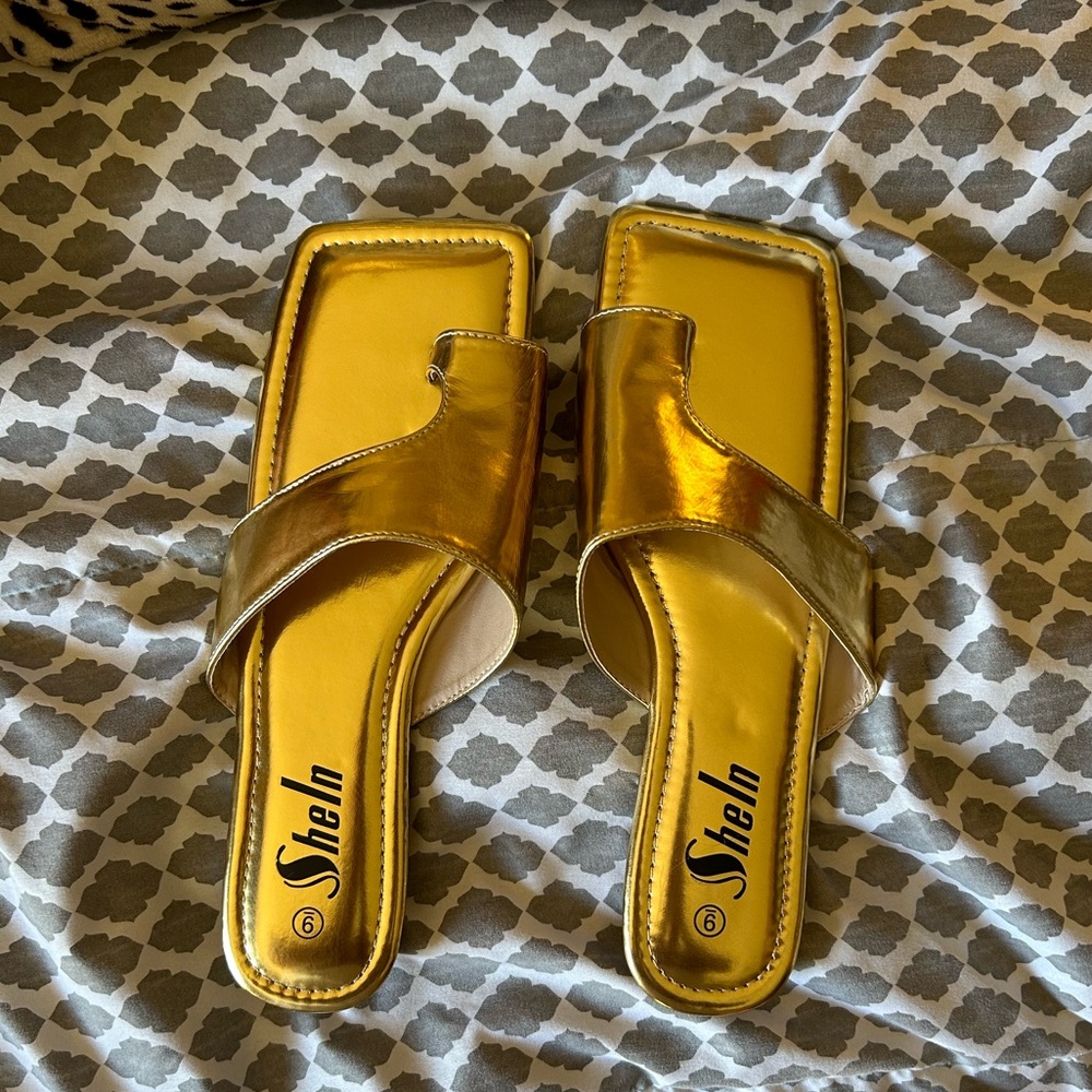 SHEIN GOLD FLAT SANDALS WITH SQUARE TOE. NEW